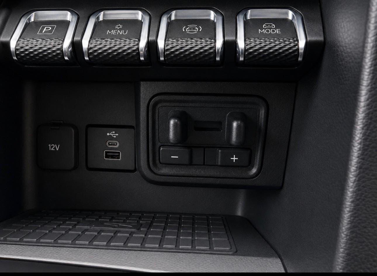 Amarok electronic brake controller and 12V/USB ports